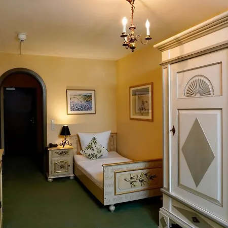 Endorfer Hof Hotell 3*